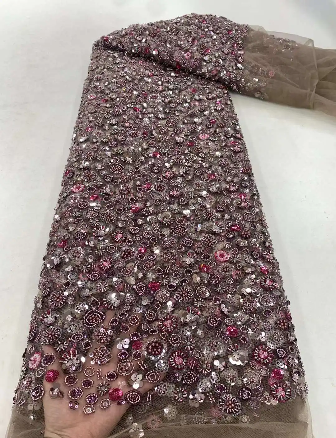 Кружевная ткань с блестками