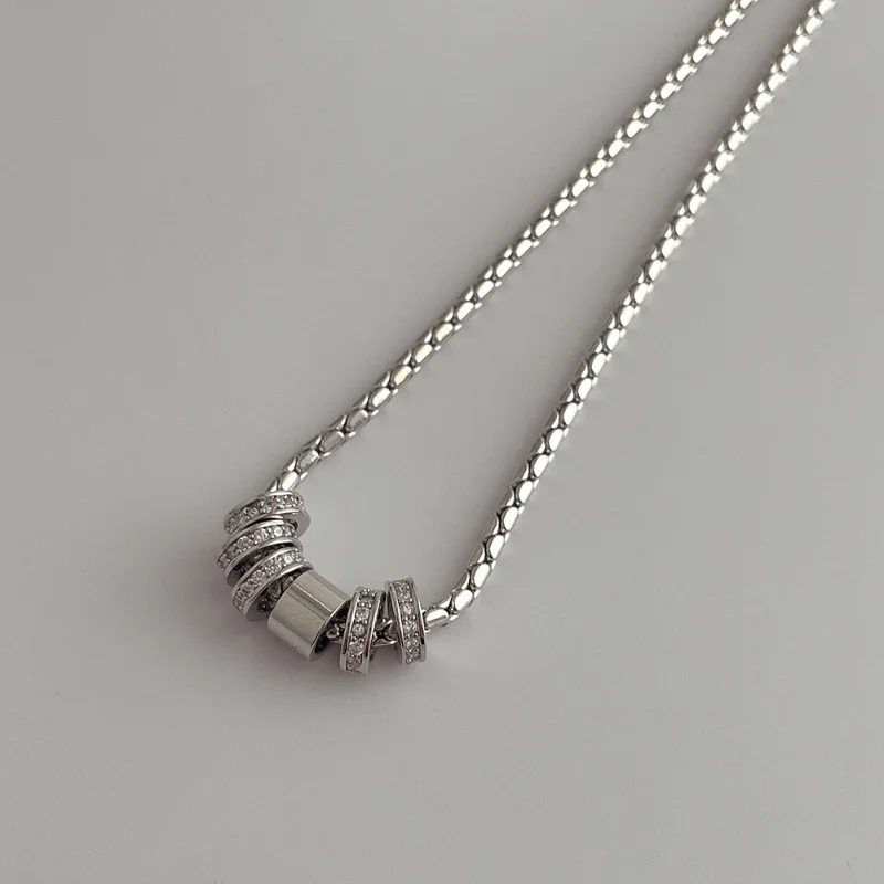 Draweye Couple Jewelry for Women Metal Korean Fashion Simple Vintage Pendant Necklaces Basic Ins New Round Chokers