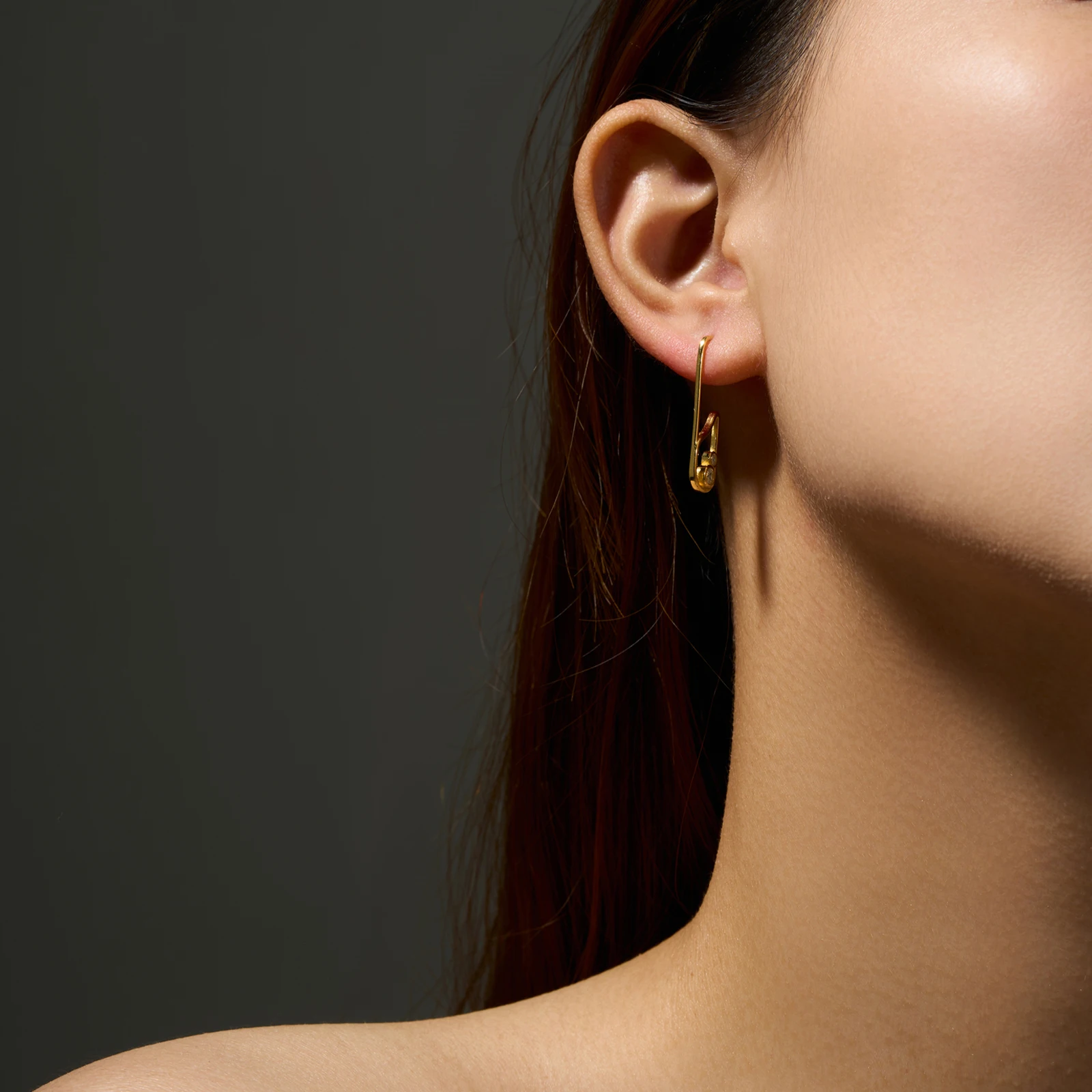 ANDYWEN стерлингового серебра 925 пробы нерегулярная скрепка для бумаг с цирконием