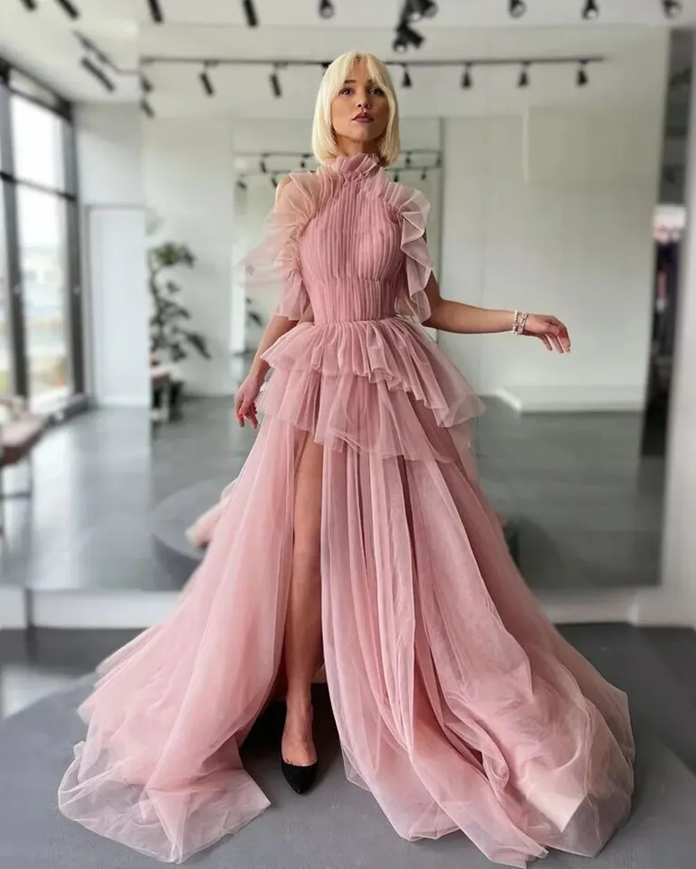 

Blush Pink Pleated Body Tulle Evening Dresses Slit Tiered Skirt Fomal Women Party Gowns Open Back Plus Size Prom Dress
