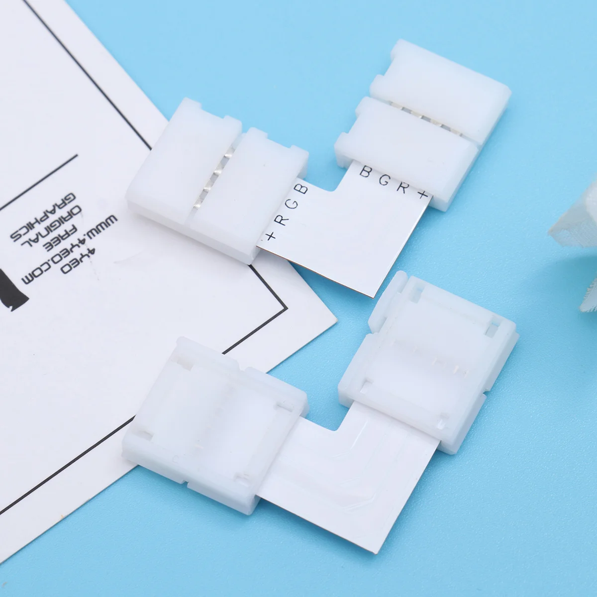 

20pcs L Type LED Corner Connector Corner Clips LED Strip Adapter Light Accessory White