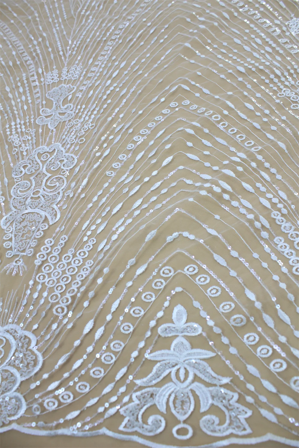 

Изысканная Тяжелая кружевная ткань из бисера для свадебного платья, кружевное свадебное платье с блестками, кружевная ткань с вышивкой по д...