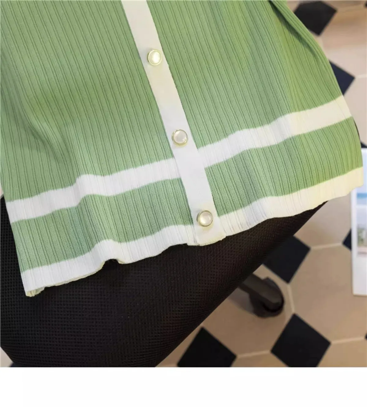 Женский вязаный свитер с квадратными плечами зеленый тонкий короткий топ из