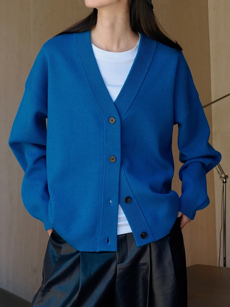 Женский вязаный кардиган с V-образным вырезом и длинным рукавом