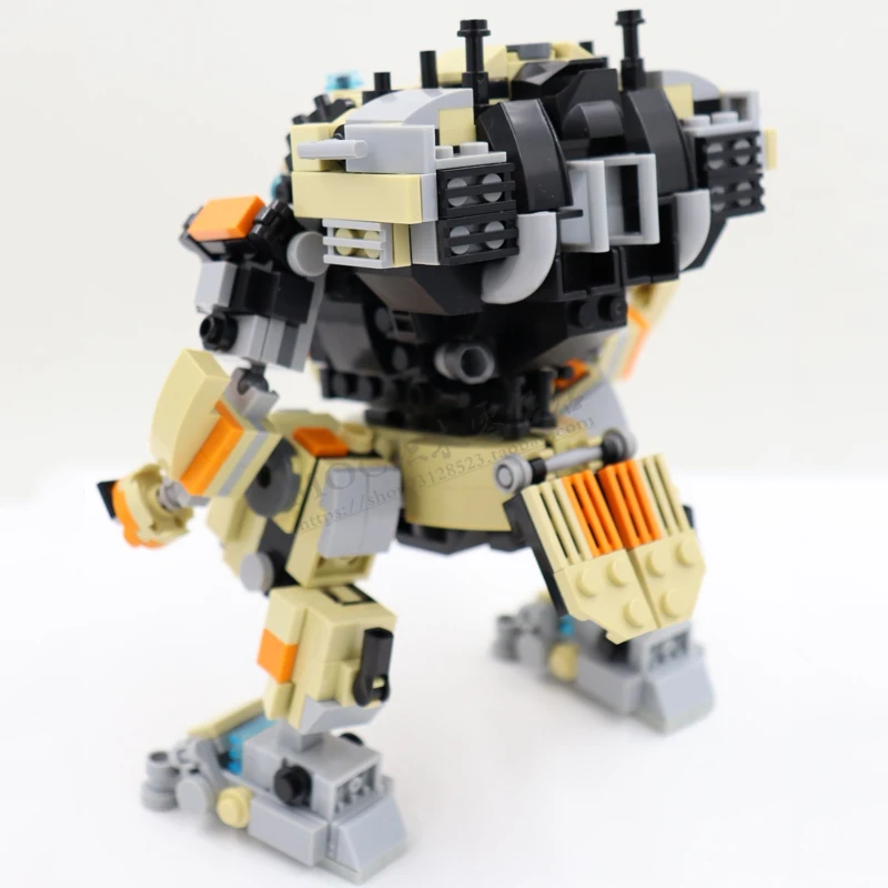 Детский конструктор Боевая война 15 см 626 деталей