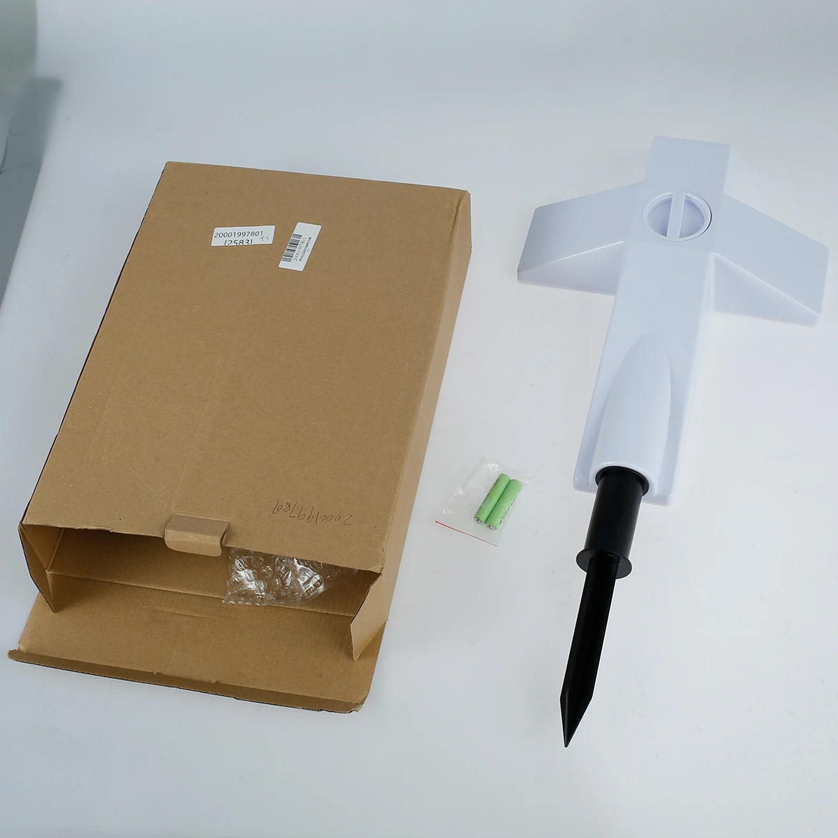 

Solar LED Light Solar Cross Light with 2pcs Rechargeable 600mAh Battery LED Lighted Cross Outdoor Waterproof Solar Power Cross