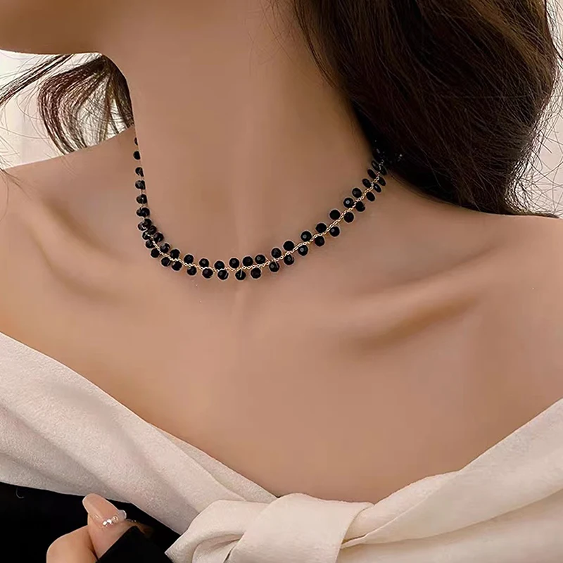 Высококачественное женское ювелирное изделие с черными стразами украшенное