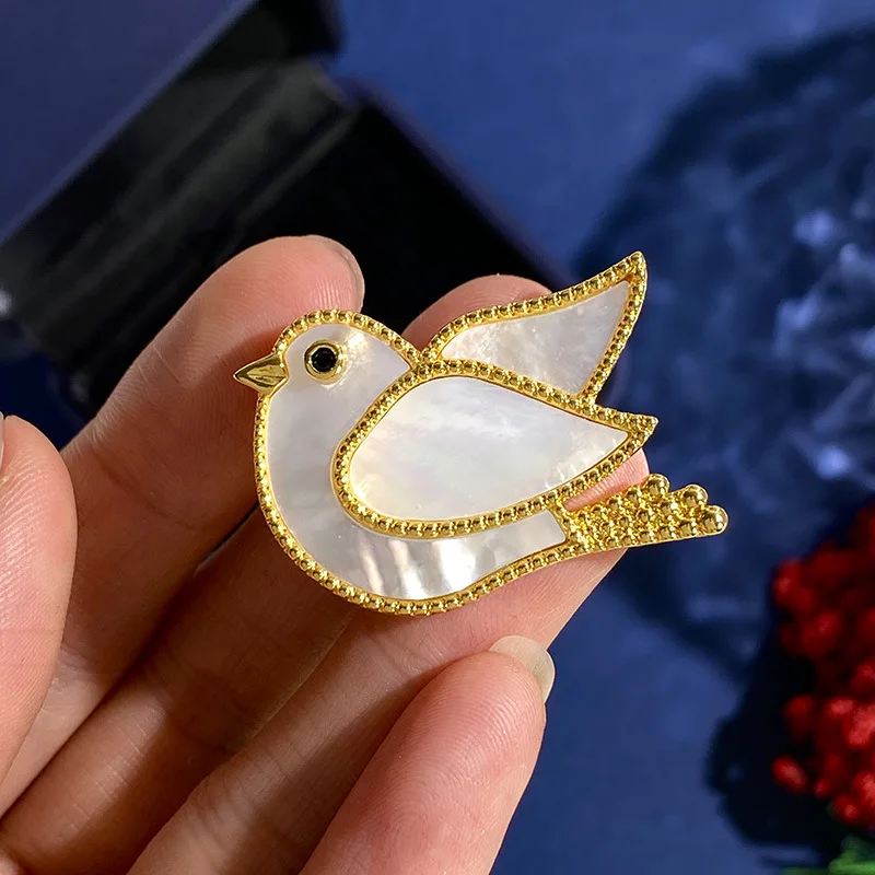 

White Shell Mother of Pearl Natural Stone Peace Dove Brooches Retro Broach Animal Vintage Brooch Chest Pin Broaches Women