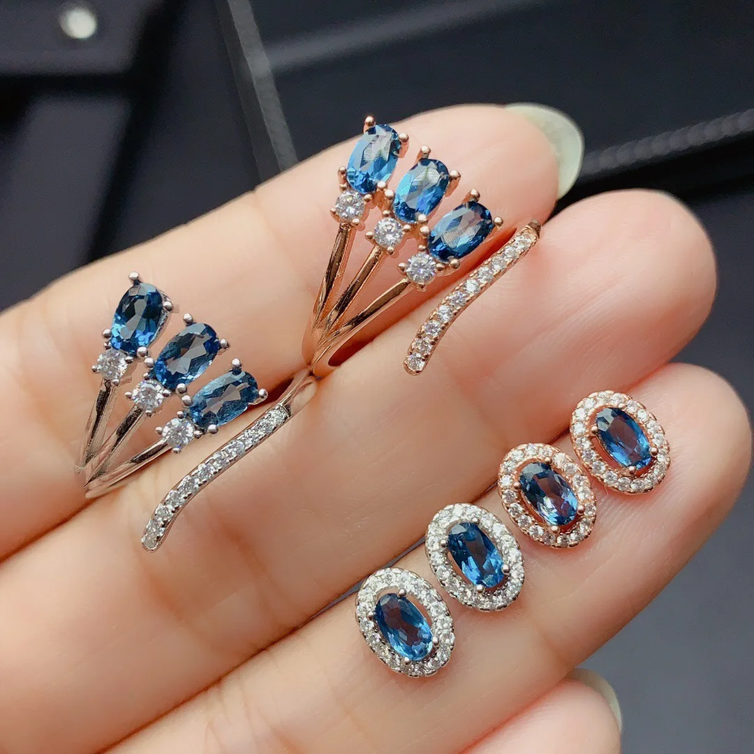 

Серьги-кольца из серебра 925 пробы с натуральным топазом