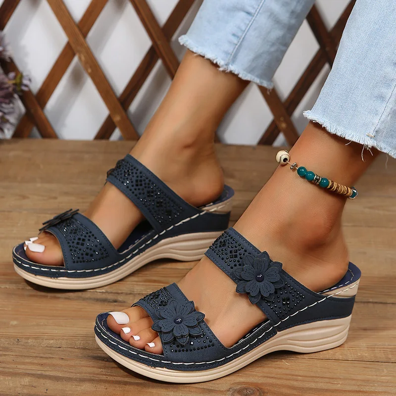 Women Slippers Plus Size Women's Shoes Retro Roman Sandals Women Pu Casual Flower Wedge Sandals Platform Slippers