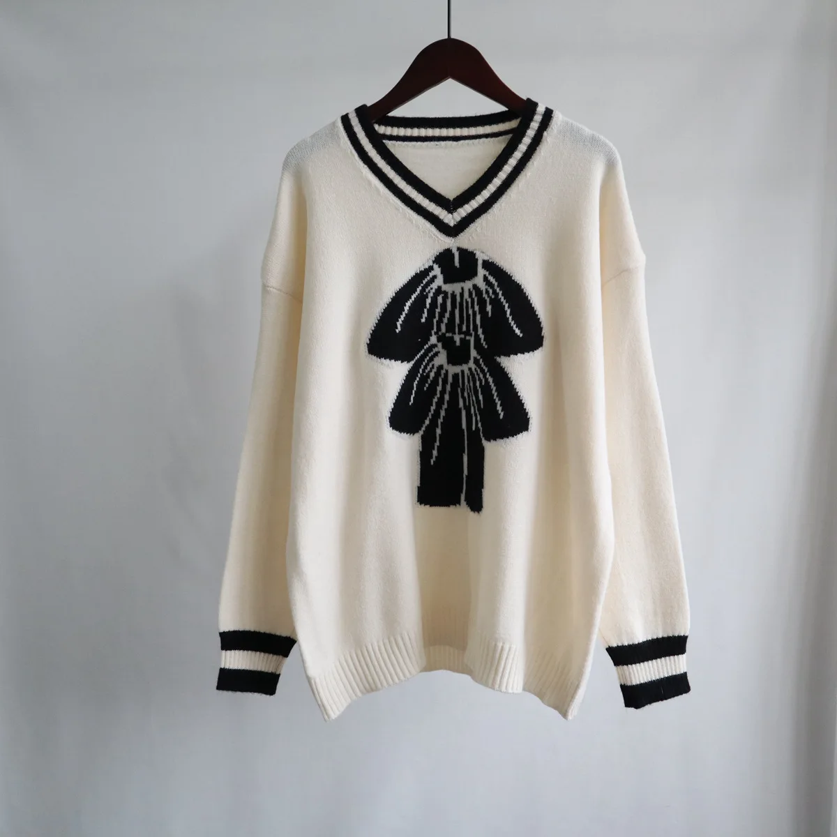 

Sweater pullover women's 2021 winter new fashion knitted sweater top White