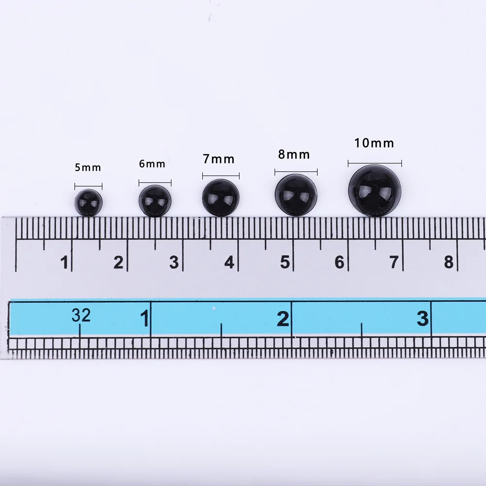 Черные пластиковые полукруглые бусины разных размеров с плоской задней частью