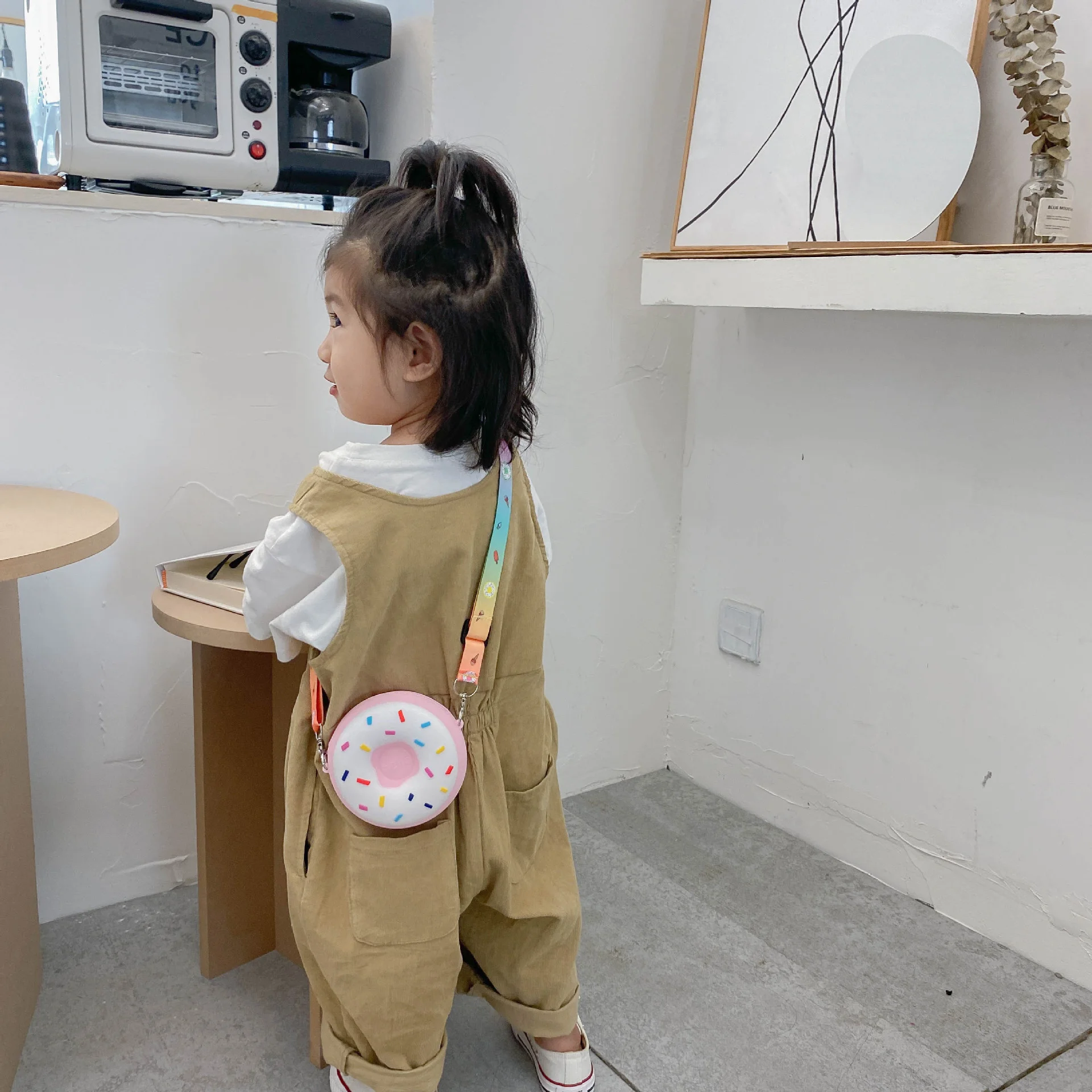 

Children's donut shaped handbag, cute cartoon bag, little girl's birthday and Christmas gift