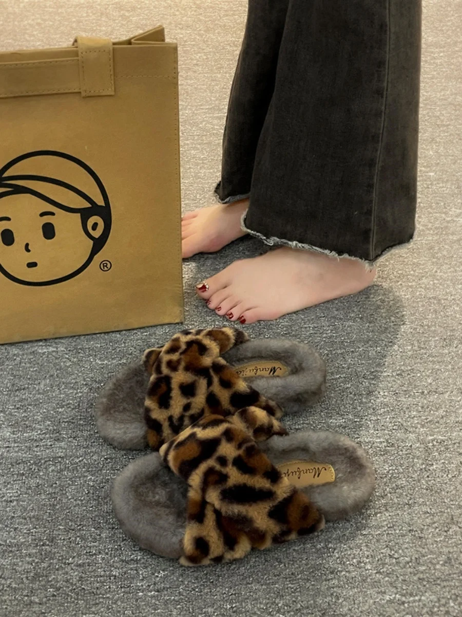 

Shoes Woman 2023 Female Slippers Fur Flip Flops Low Winter Footwear New Plush Flat Massage Slides with fur Basic Rome Short