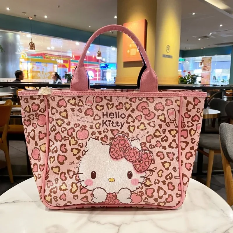 

Новая аниме-фигурка Sanrio, Сумка через плечо Hello Kitty, милая девушка с леопардовым принтом, большой объем, искусственная Сумочка, подарок для друзей, 40 см