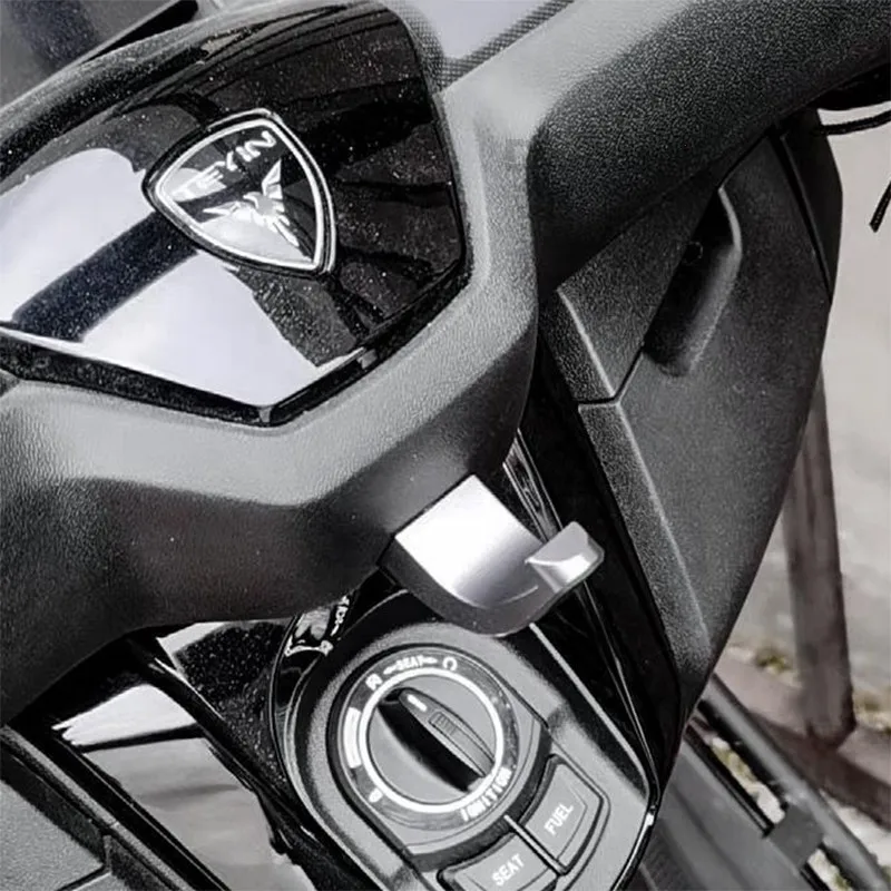 Фото Для YAMAHA XMAX 400 300 250 125 NMAX 125 155 NVX 155 Aerox xmax300 nmax150 Мотоциклетный крючок для багажа, вешалка для сумки, держатель для шлема №5