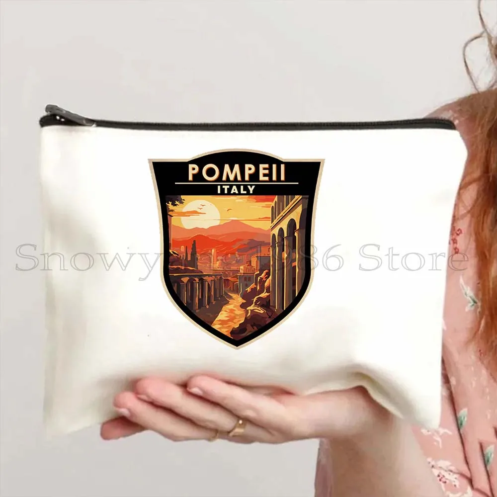 Косметичка с рисунком Amazon River Lake Como Petra Jordan Помпеи колоколья Рокки йелстоун Зион