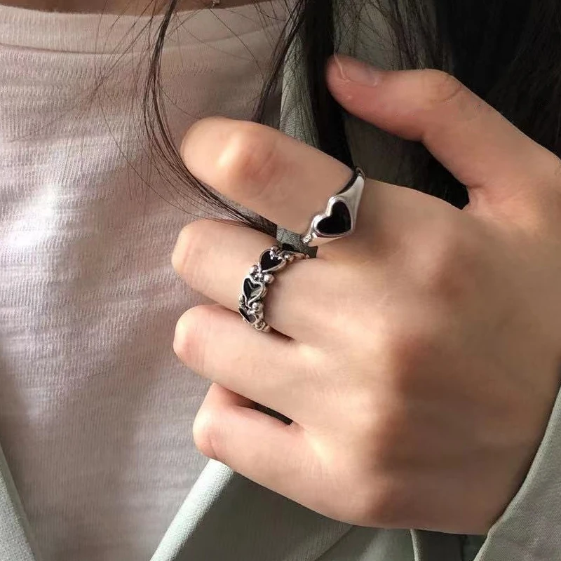 

Retro Love Heart Chain Ring For Women Adjustable Punk Black Heart Open Ring Index Finger Ring Fashion Hip Hop Jewelry Ins Gift