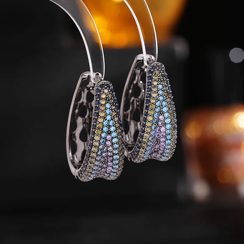 

Билинцветные овальные серьги-кольца с цирконием в стиле ретро для вечерние