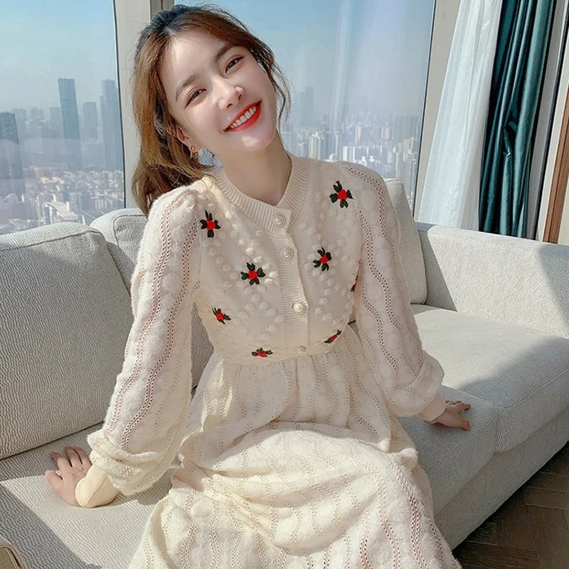 

Autumn New Gentle Wind Knit Dress Female Over-the-knee Long Section Age-reducing Temperament and Thin Embroidered Sweater Dress