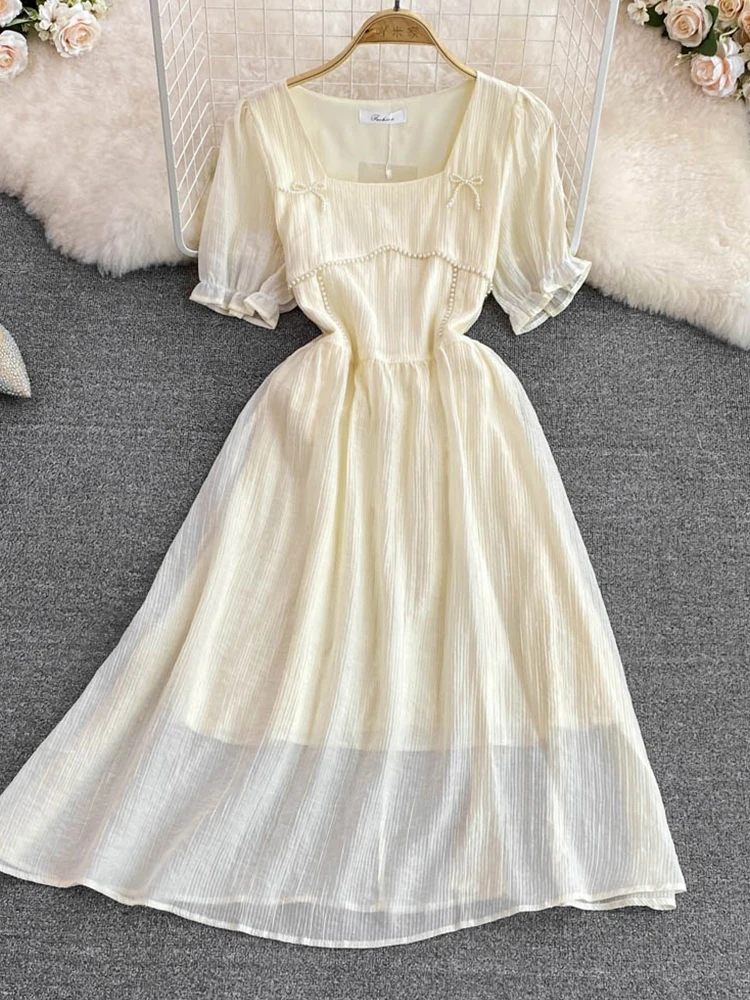 

Женское шифоновое платье-трапеция с квадратным вырезом и рукавами-фонариками