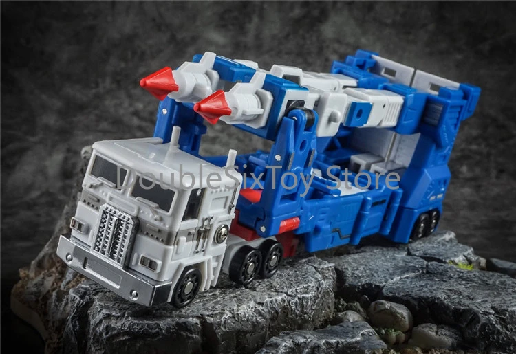 Трансформирующийся робот G1 CP01 Ультра Магнус в режиме транспортного средства, карманный военный аниме-фигура-модель маленького масштаба, отправка таинственного подарка.