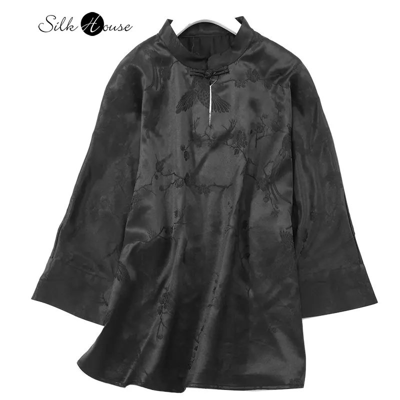 Купи 2022 Summer New Silk Fragrant Cloud Yarn Old Material Top Mulberry Silk Chinese Vintage Stand Collar Black Loose Shirt Women за 6,736 рублей в магазине AliExpress