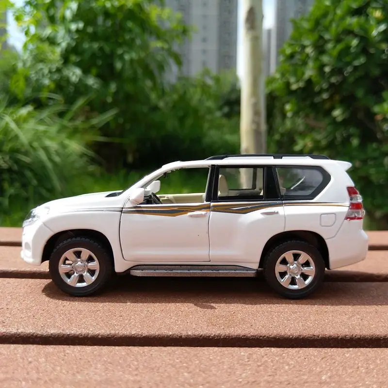 Модель автомобиля 1:32 Toyota Prado LAND CRUISER SUV из сплава металлическая модель