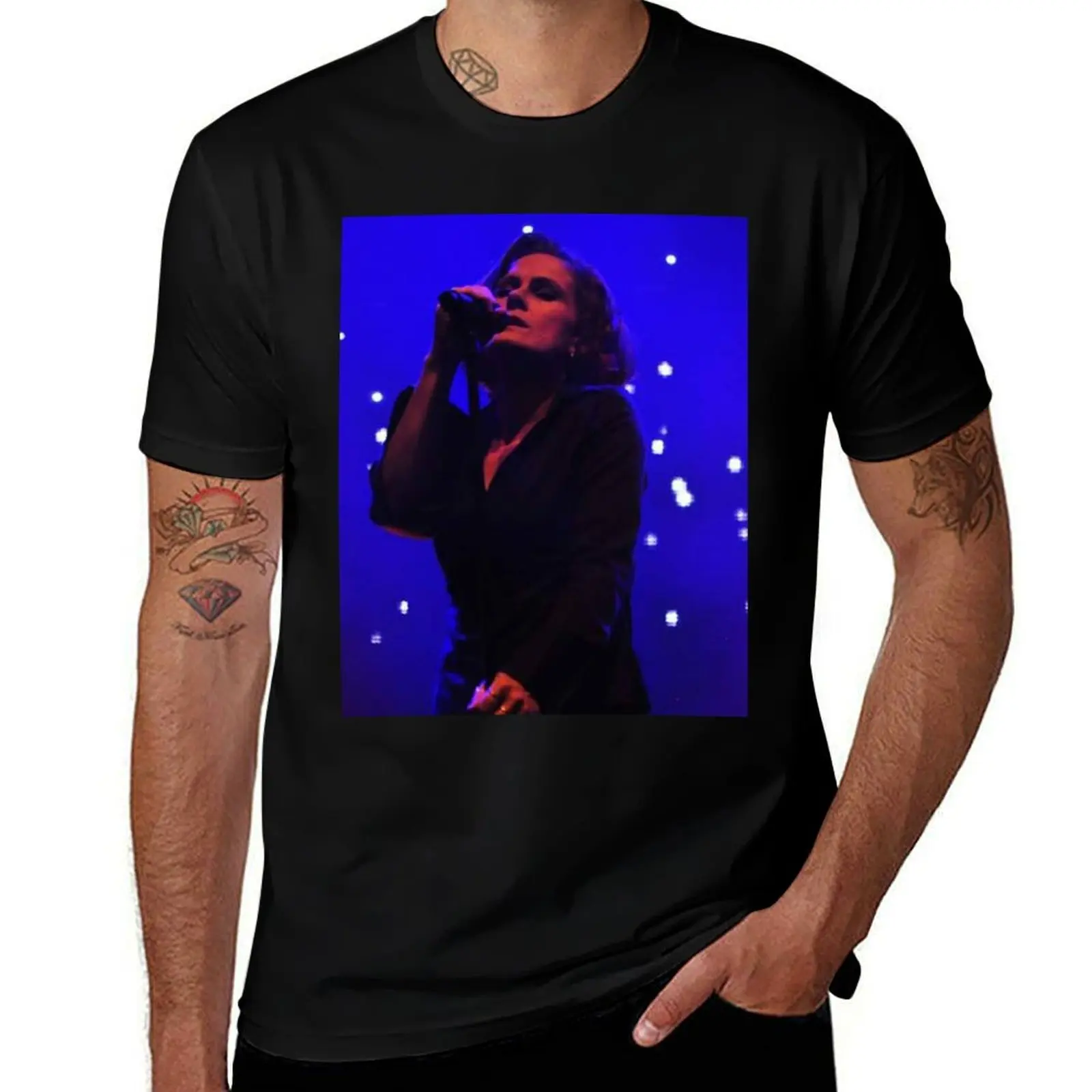 Фото Футболка Alison Moyet, базовая повседневная футболка стандартного кроя №1