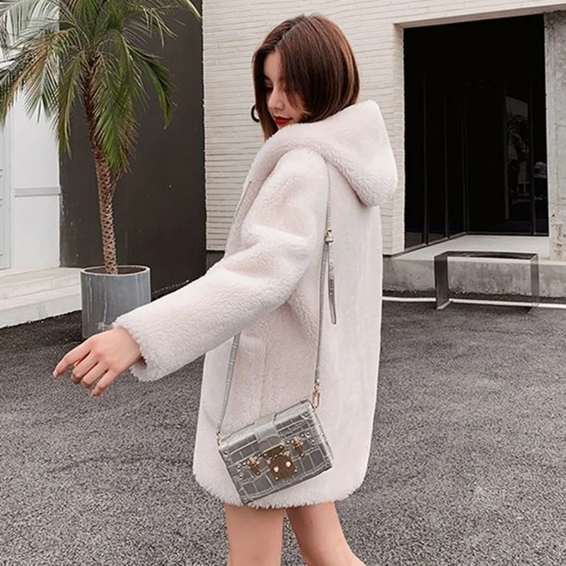 2022 Autumn Winter Sheep Shearling Jacket Ladies Warm Real Fur Coat Women Natural Fur Hooded Genuine Fur Outwear Female Clothes