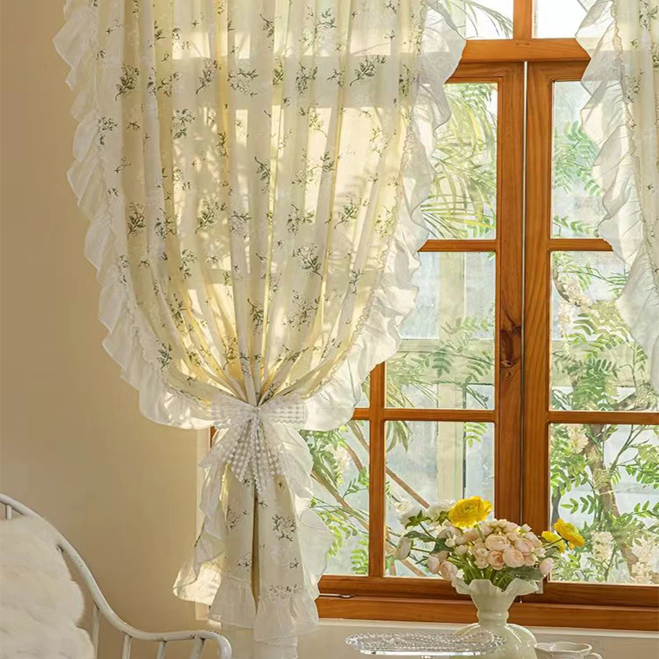 Шторы с вышивкой и рюшами