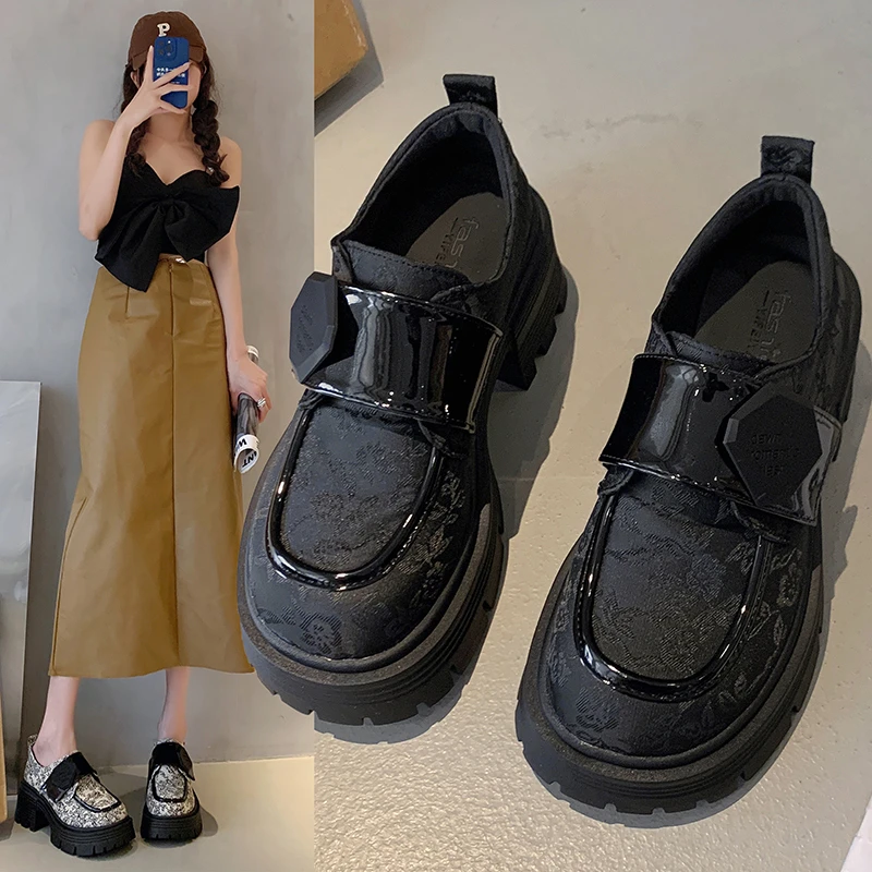 Женские джинсовые тканевые туфли из синтетической кожи на танкетке с принтом