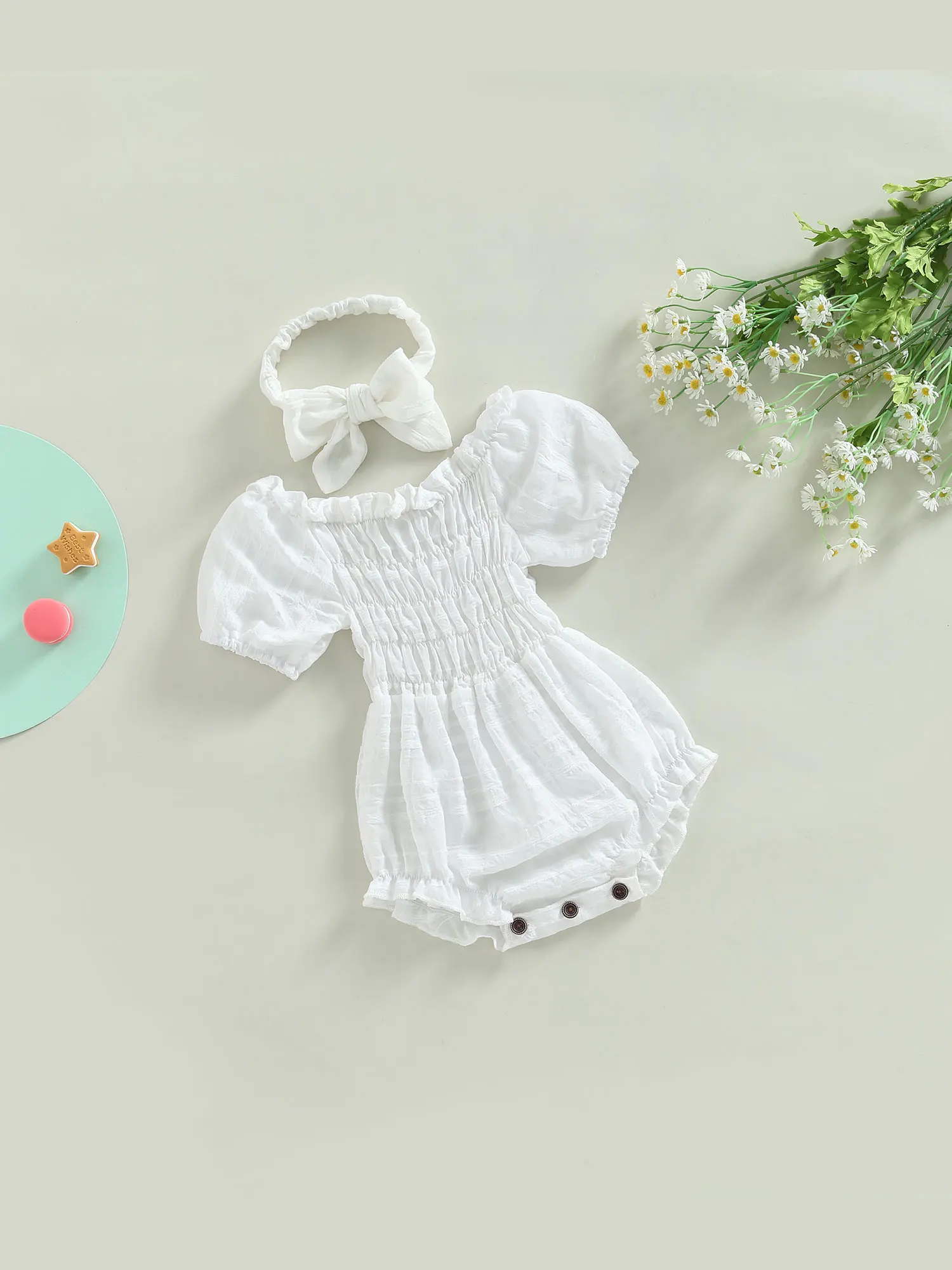 

Летний комплект из 2 предметов для маленьких девочек, комбинезон с коротким рукавом и оборками, плиссированный дизайн и подходящая повязка на голову