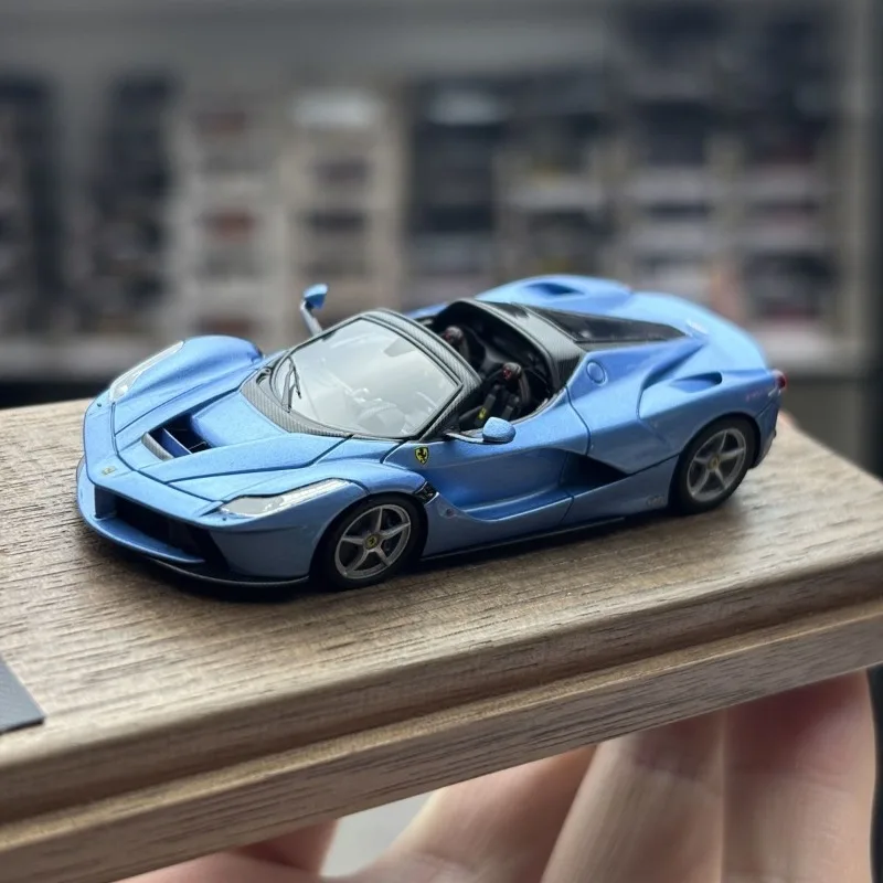 Фото Масштабная модель 1/64 DMH LaFerrari: Новинка, уже в продаже! Коллекционное издание из литой смолы, идеальный подарок на праздник. №4