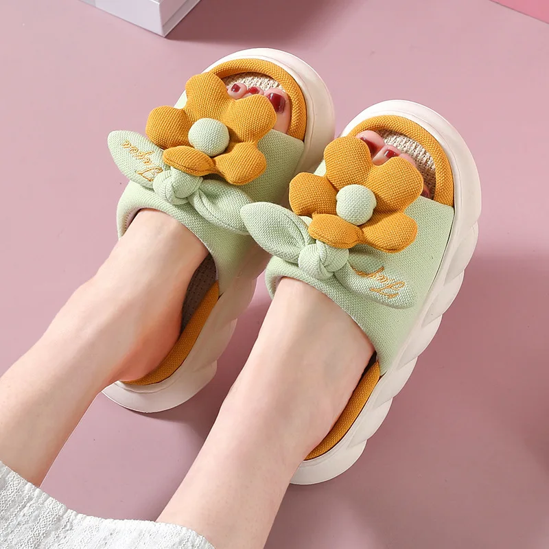 Sweet Cotton Slippers Women Home Thick Bottom Shoes Soft Feelling Stepping on Shit Non-slip Cute Cartoon Flower Slippers Female