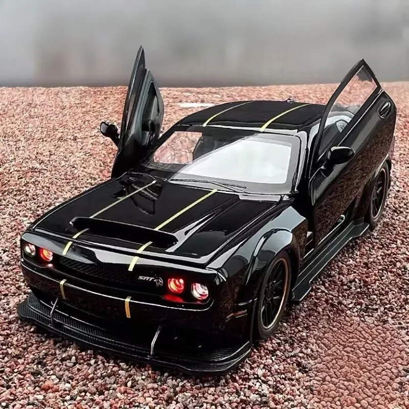 Фото 1:32 Dodge Challenger SRT Redeye Hellcat, модель автомобиля из сплава Musle, литой под давлением металлический спортивный автомобиль, модель автомобиля, звуковой свет, детская игрушка в подарок №1