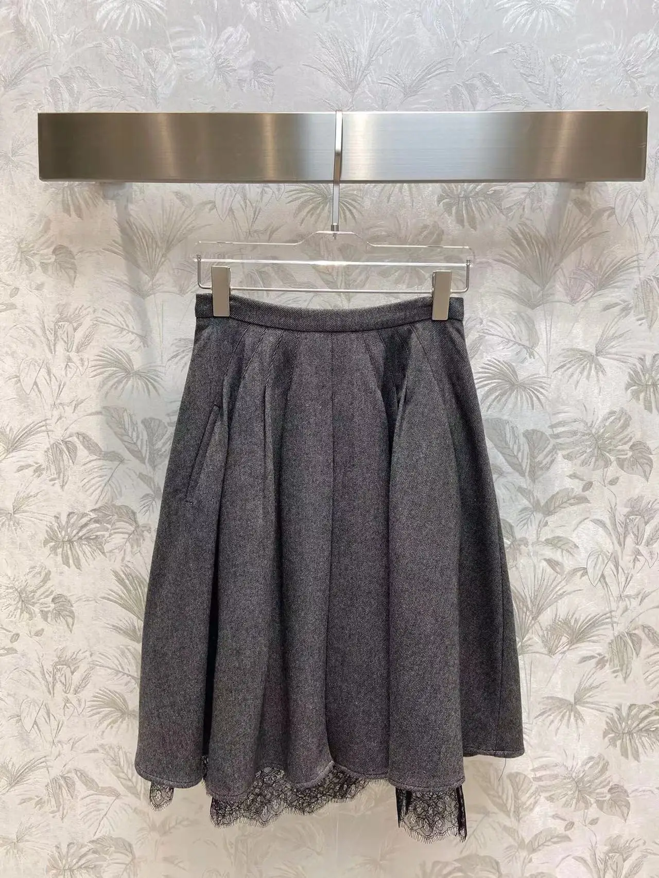 

Fyion Runway Fashion Women Woolen Skirt 2022 Summer Solid Pleated Dark Gray Lace Ladies Casual Hot Sale Vacantion Skirt