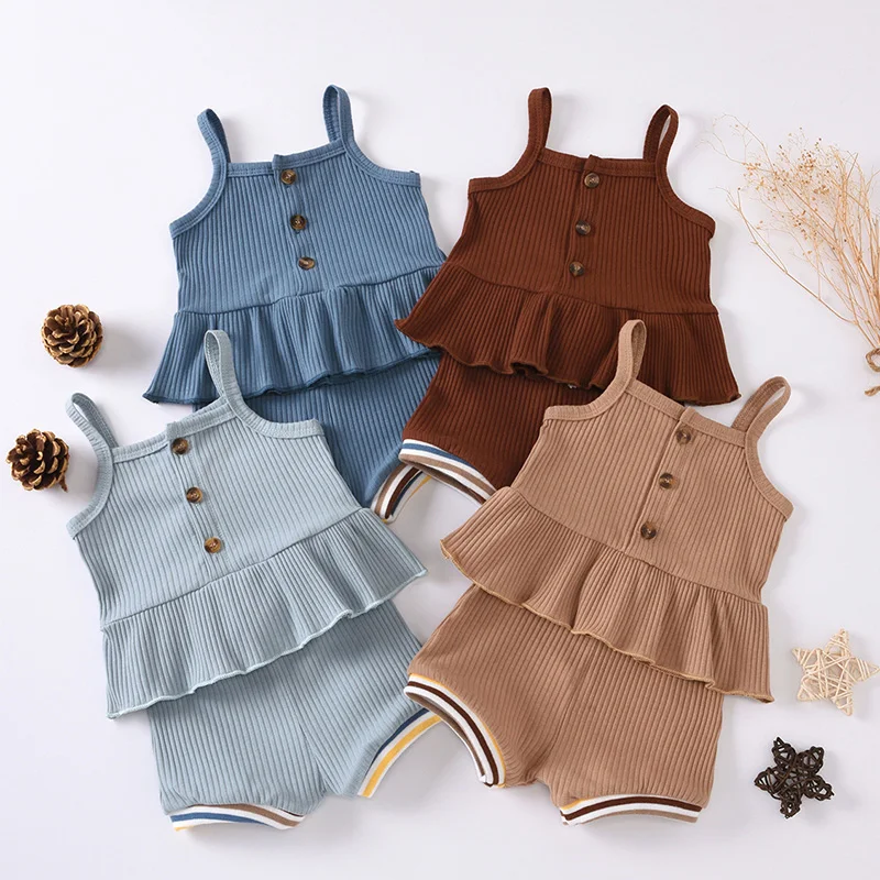 

Комплект детской одежды из 2 предметов: хлопковый топ и шорты в рубчик