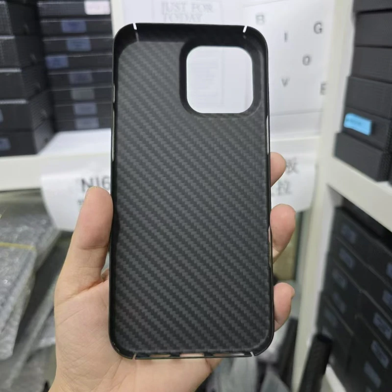 Ультратонкий чехол из настоящего карбона для iPhone 1616 Plus16 Pro16 Pro Max, задняя крышка из арамидного волокна, защита от истирания и ударов (art.: 3920da00a0066) - 3920da00a0066