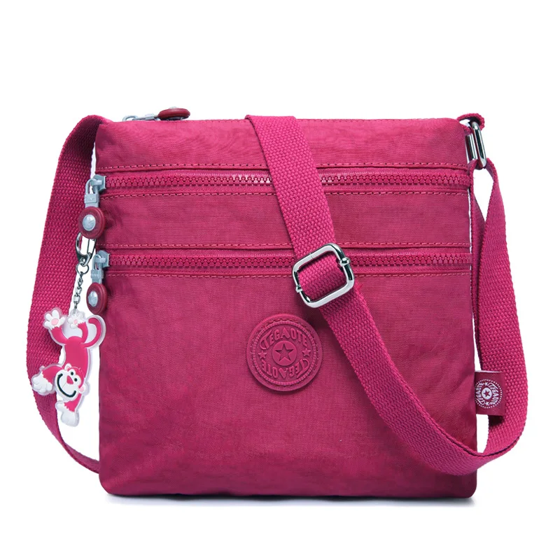 Worn over the shoulder, it's a lightweight water-repellent nylon casual and versatile canvas bag