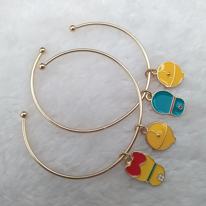 Эмалированный браслет с подвеской в виде мультяшного робота кота | Украшения и