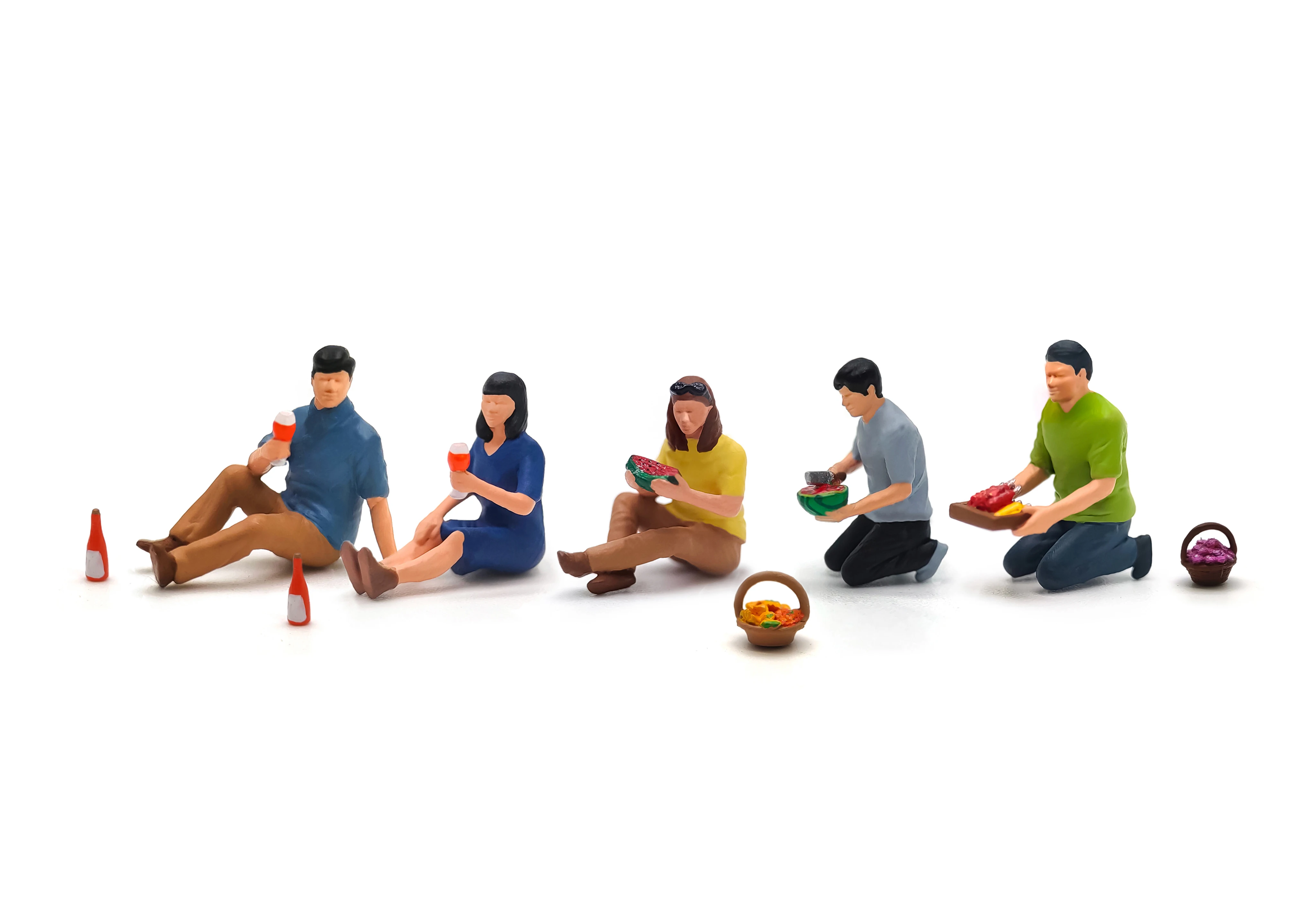 

miniature 1/87 pvc figure model painted picnic 5pcs/set