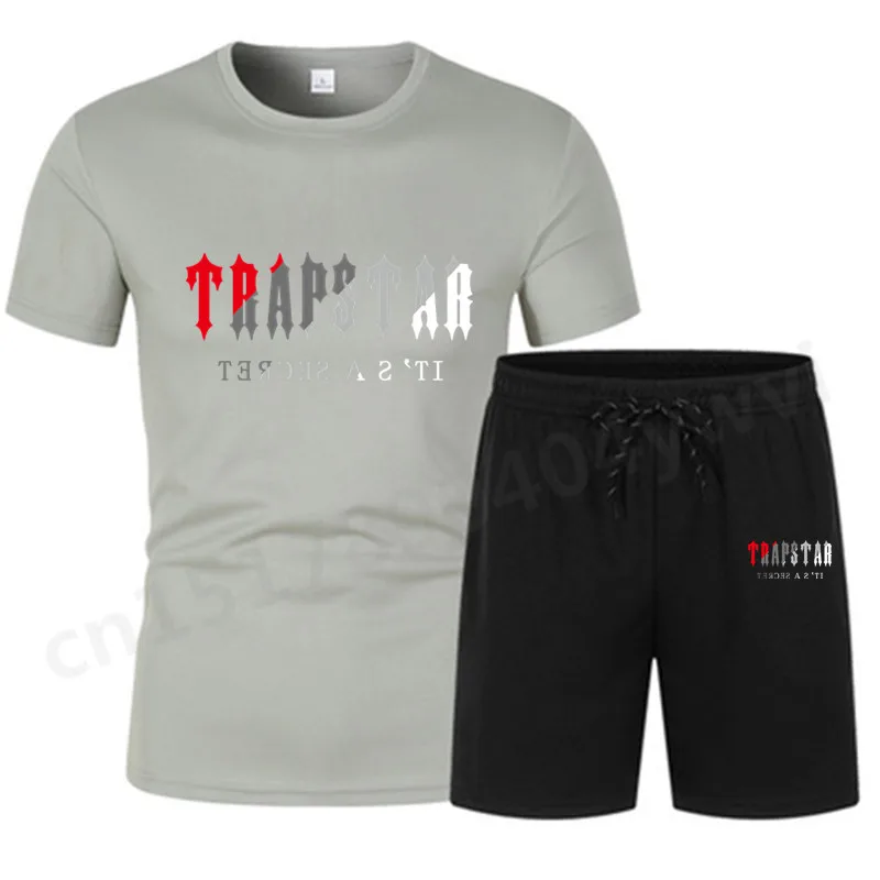 2022 TRAPSTAR Printed two piece Men's brand  short sleeve T-shirt + shorts casual sports casual set
