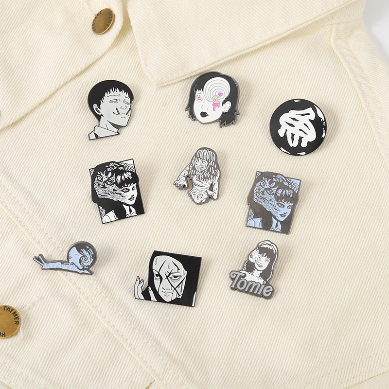 Брошь на заказ в стиле японского ужаса с эмалью |