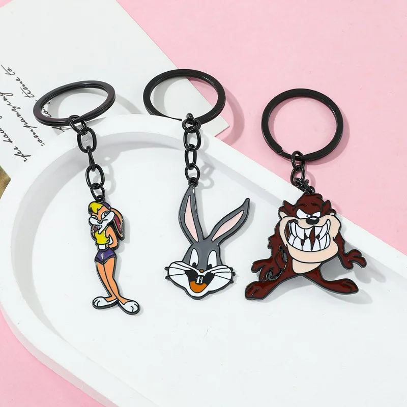 Фото Горячая новинка: милые мультяшные аниме-аксессуары LOONEY TUNES – брелок, украшение для сумки, подвеска, подарки на день рождения №2