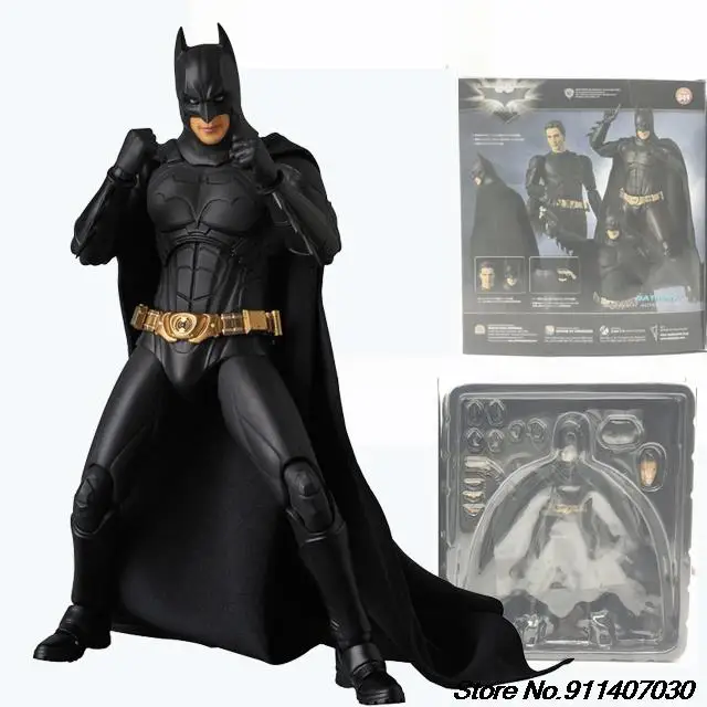 Экшн-фигурка Темного рыцаря Брюса Уэйна Бэтмена Mafex 049 начинается с костюма