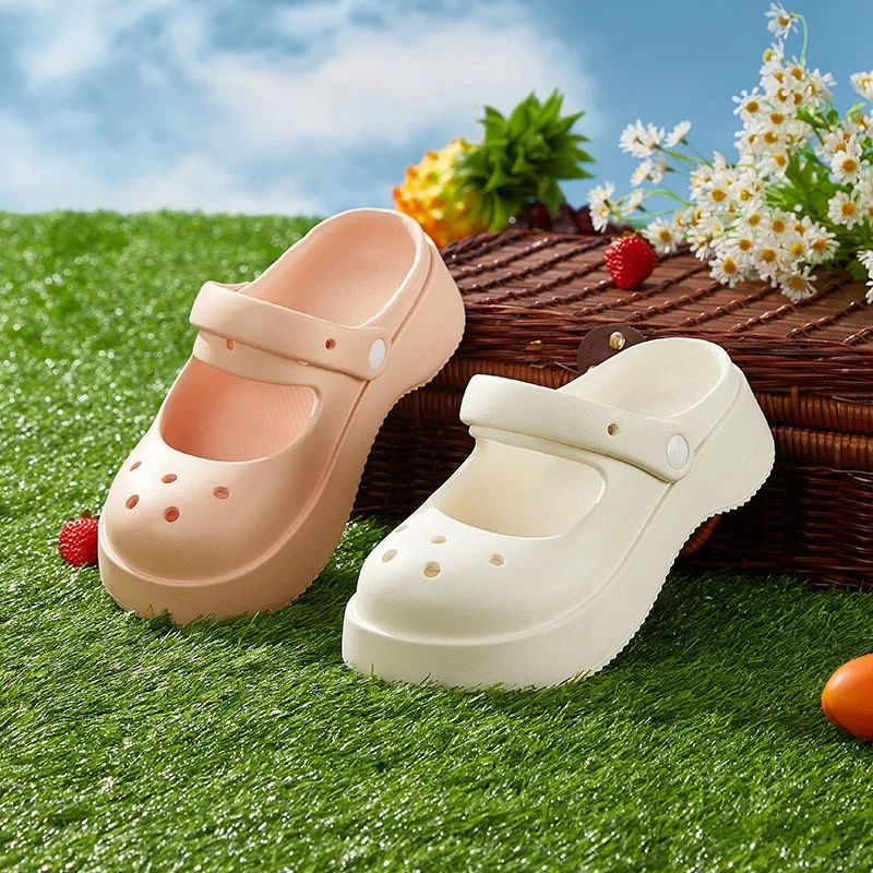 2023 Spring and Summer New French Solid Round Head Shallow Mouth Outer Wear Stunning Baotou Hole Shoes Women's Garden Shoes