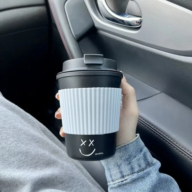 

MEI350ml Portable Creative Plastic Coffee Mug With Lid Reusable Cups Water Bottle Car Milk Juice Black White Couple Cup Gift Cup
