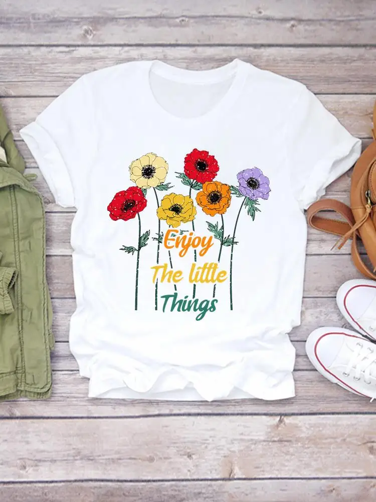 Женская футболка с коротким рукавом цветочным принтом