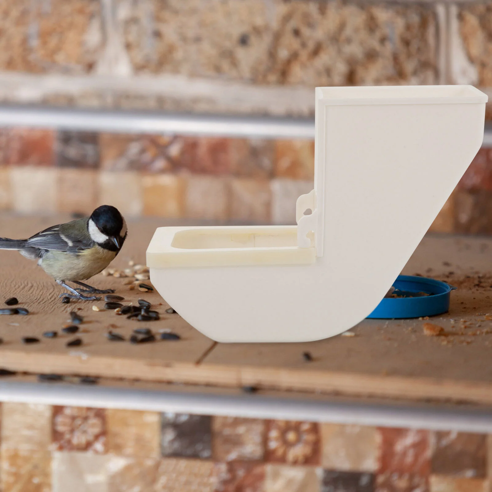 

Tipping Bucket Practical Bird Cage Feeder Small Portable Feeding Tool Bowl Food